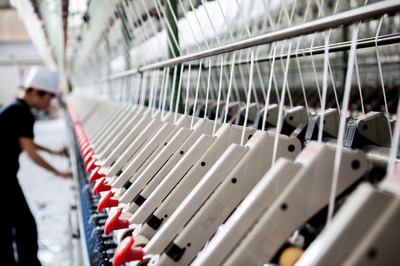 發(fā)改委:1-6月輕工10類商品零售總額32399.8億元 同比增長23.6%